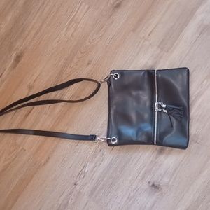 Newshows black crossbody.